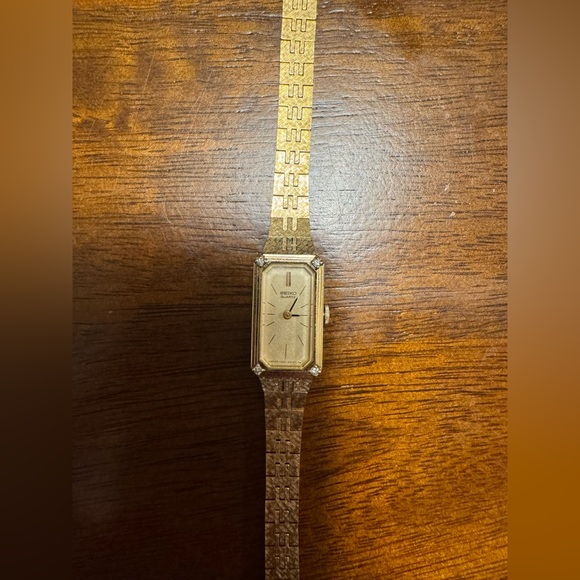 Seiko Gold & Diamond Rectangular Watch - Picture 2 of 7